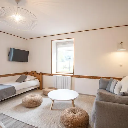 別荘 La Charbonniere, Grand Haut-de-gamme Avec Jacuzzi Et Sauna ジェラールメ