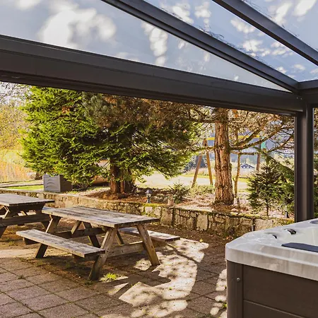 La Charbonniere, Grand Haut-de-gamme Avec Jacuzzi Et Sauna Дом отдыха Жерарме