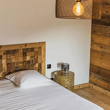 Semesterbostad La Charbonniere, Grand Haut-de-gamme Avec Jacuzzi Et Sauna *