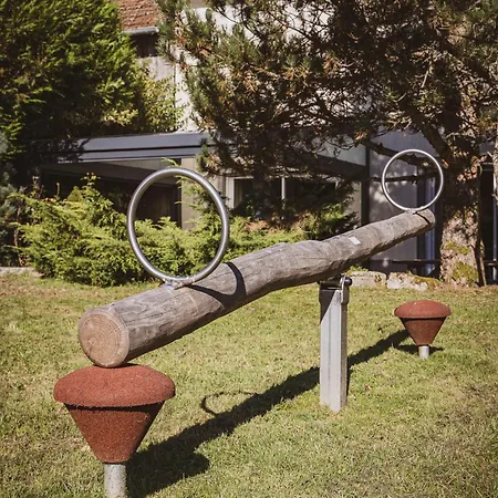 Semesterbostad La Charbonniere, Grand Haut-de-gamme Avec Jacuzzi Et Sauna