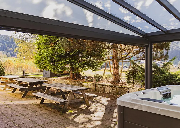 La Charbonniere, Grand Haut-de-gamme Avec Jacuzzi Et Sauna Дом отдыха Жерарме