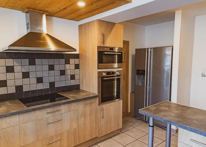 Дом отдыха La Charbonniere, Grand Haut-de-gamme Avec Jacuzzi Et Sauna